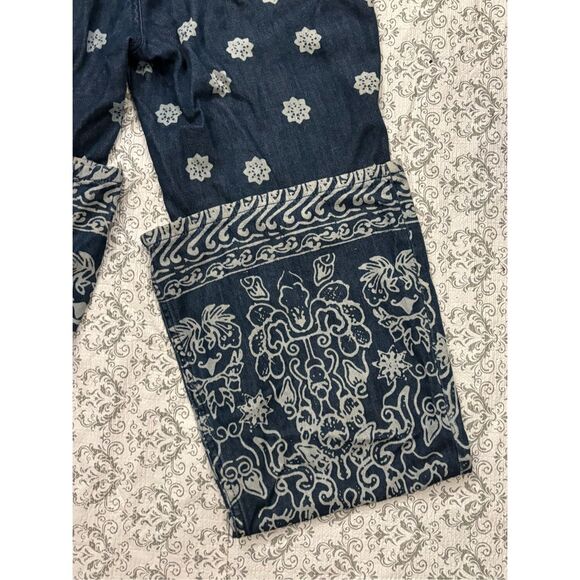 Free People Journey Bell Bottom Tribal Pattern Blue Denim Jeans Size 27 - Picture 4 of 11